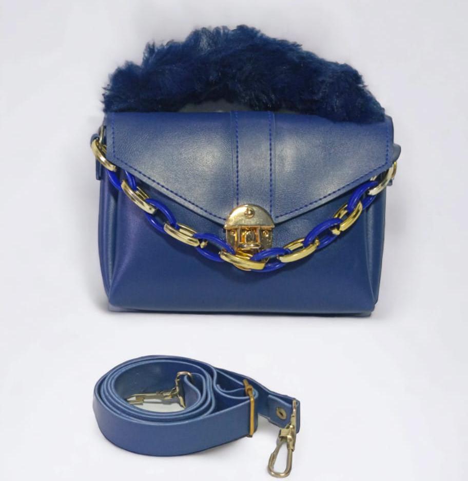 Chunky Chain Purse With Fur