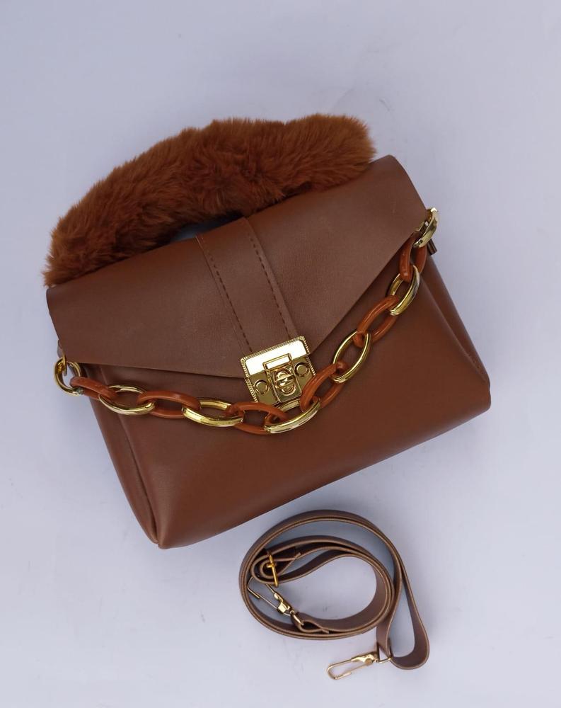 Chunky Chain Purse With Fur