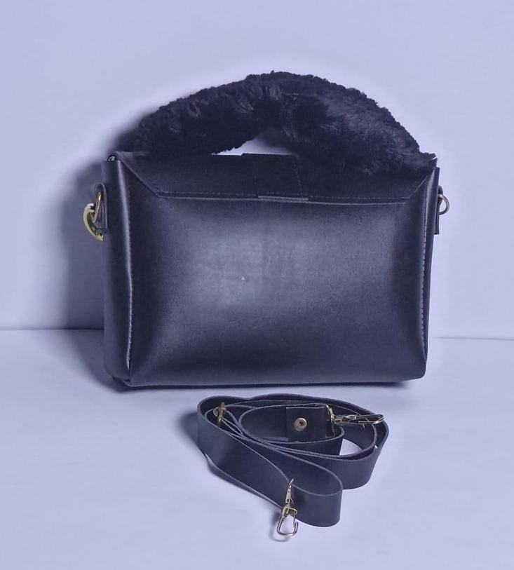 Chunky Chain Purse With Fur